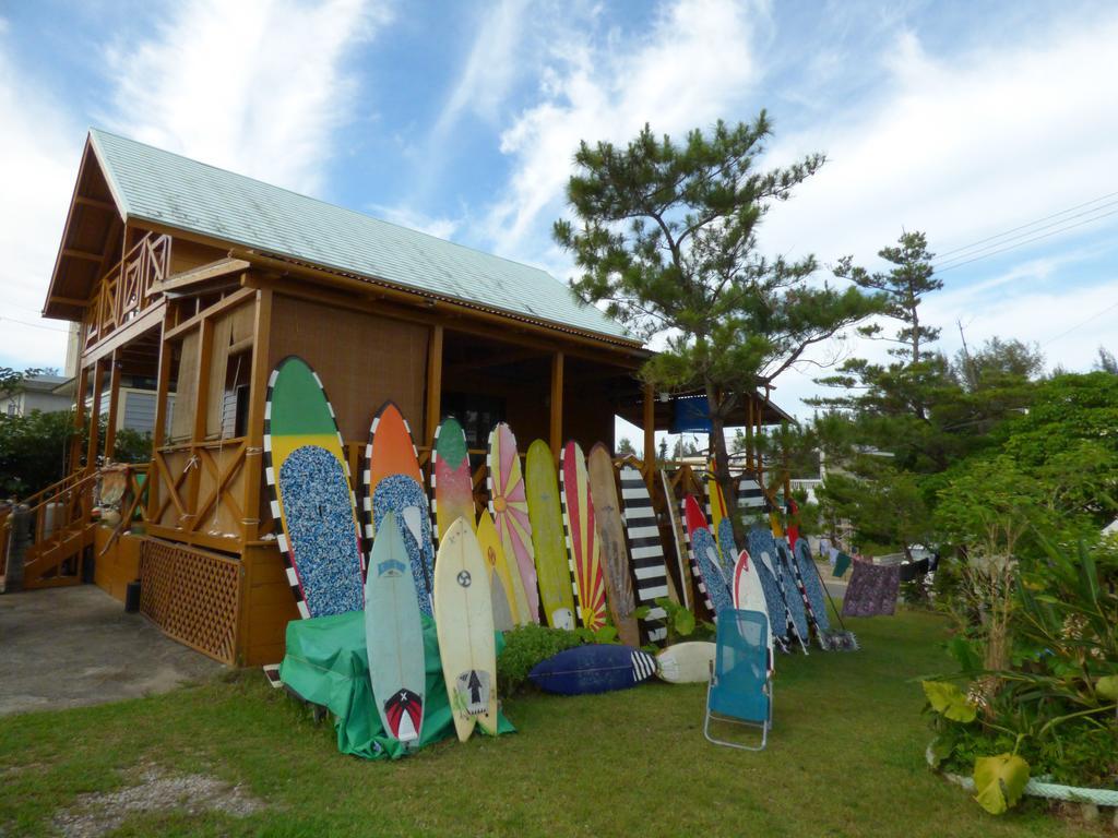 Tropical Surf House Okinawa Hotel Onna Exterior foto