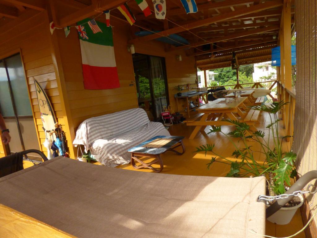 Tropical Surf House Okinawa Hotel Onna Exterior foto