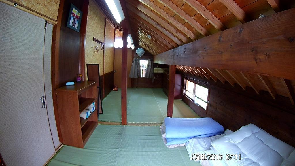 Tropical Surf House Okinawa Hotel Onna Exterior foto