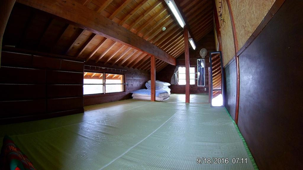 Tropical Surf House Okinawa Hotel Onna Exterior foto