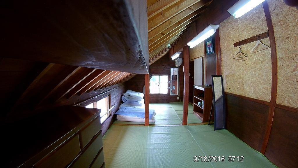 Tropical Surf House Okinawa Hotel Onna Exterior foto