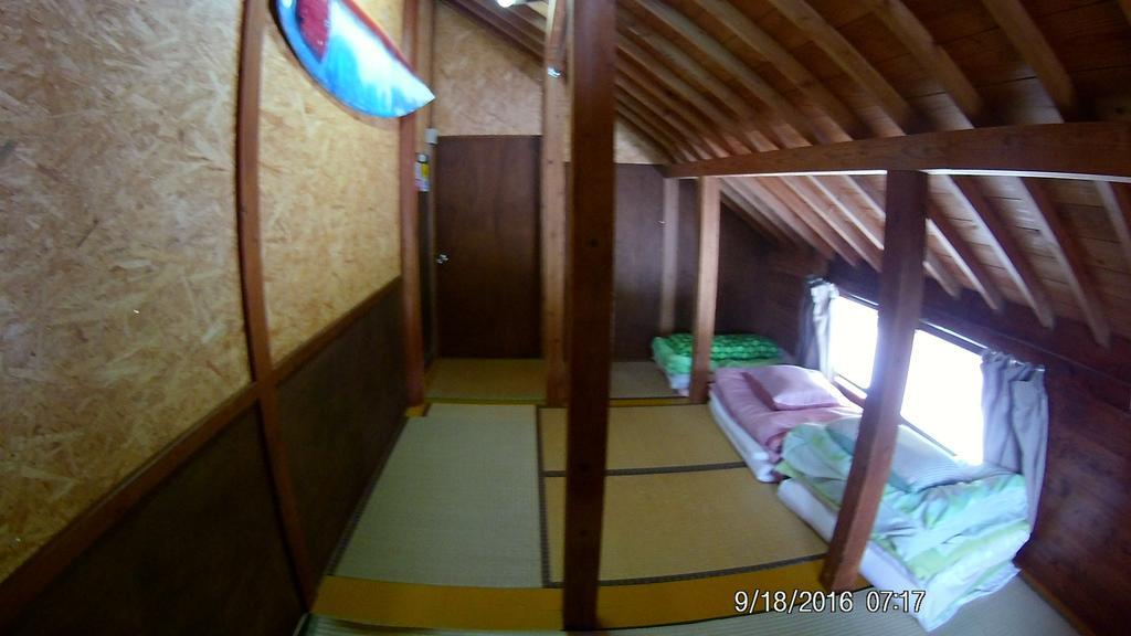 Tropical Surf House Okinawa Hotel Onna Exterior foto