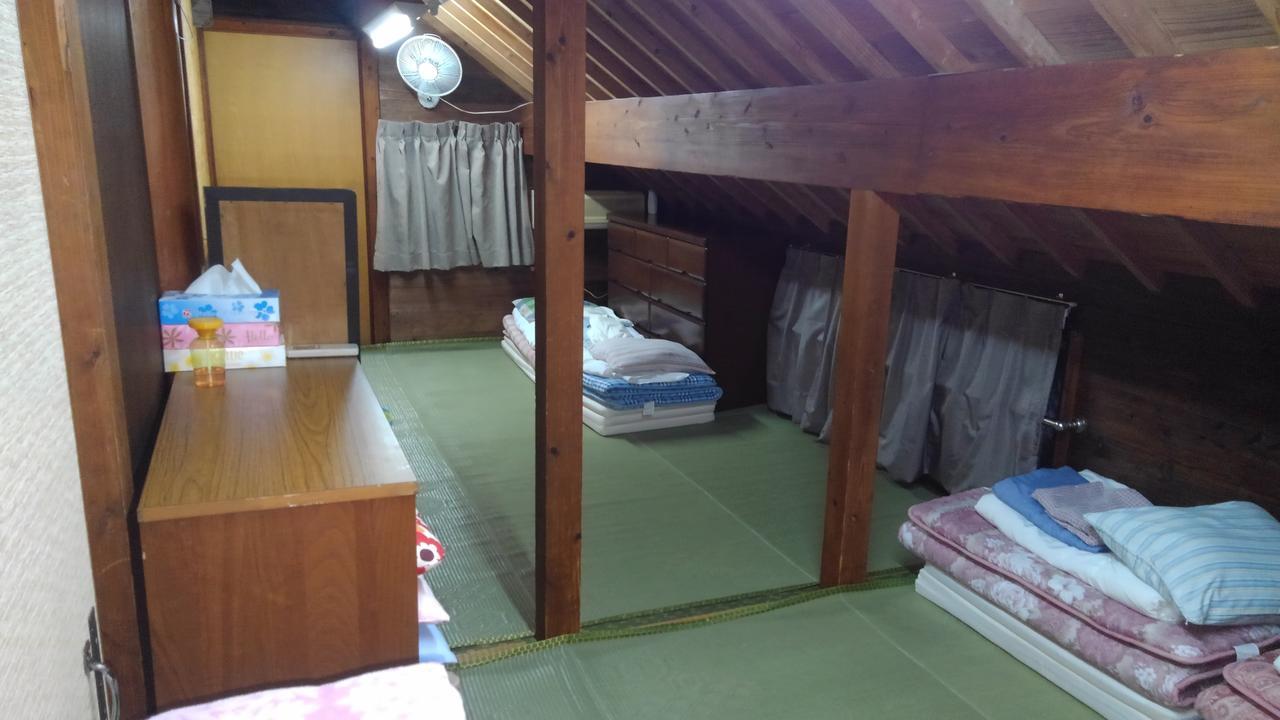 Tropical Surf House Okinawa Hotel Onna Exterior foto
